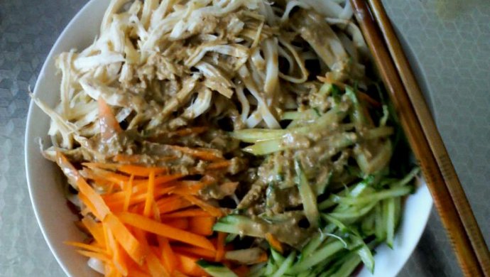 鸡丝凉面