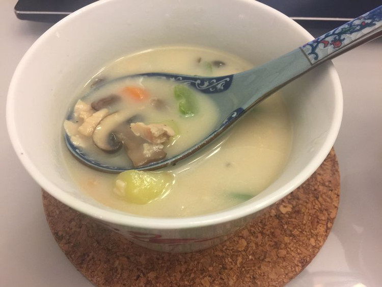 奶油牡蛎汤（清淡低热量版，1-2人份）的做法