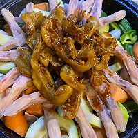 虾、鸭舌、鸭掌焖锅的做法图解9