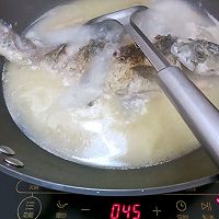 鲫鱼豆腐汤的做法图解9