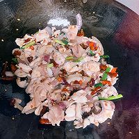 油爆黑（生）鱼片的做法图解7