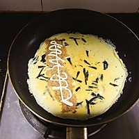 海苔肉松厚蛋卷的做法图解3