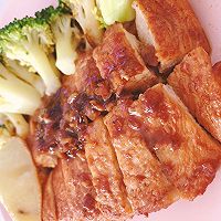 #餐桌上的春日限定#㊙️怎么煎都不老的蒜香鸡胸肉的做法图解5