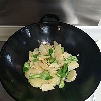 醋溜尖椒土豆片的做法图解5