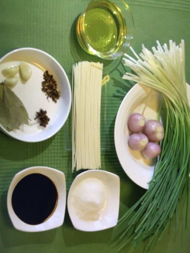 葱油面的做法图解1