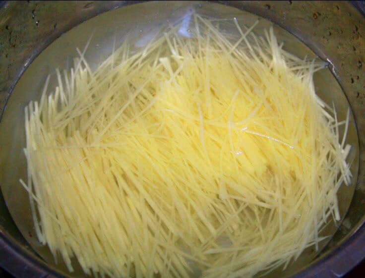 绝味土豆丝的做法图解1