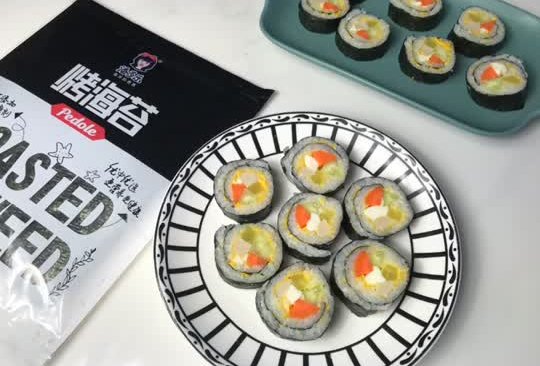 #美食视频挑战赛#寿司卷，这一步提升口感千万别错过的做法