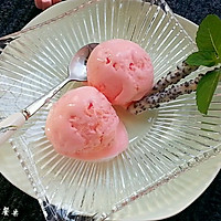 消暑美容   银耳草莓冰激凌的做法图解6