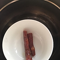 广式腊肠炒辣椒的做法图解1