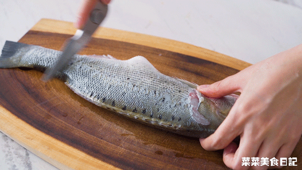 咸梅蒸鱼丨咸酸开胃的做法图解1