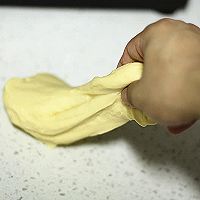 蛋香培根葱花包的做法图解2