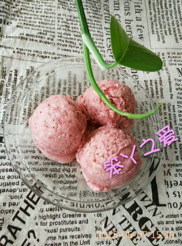 草莓酱冰激凌（不含生蛋黄）