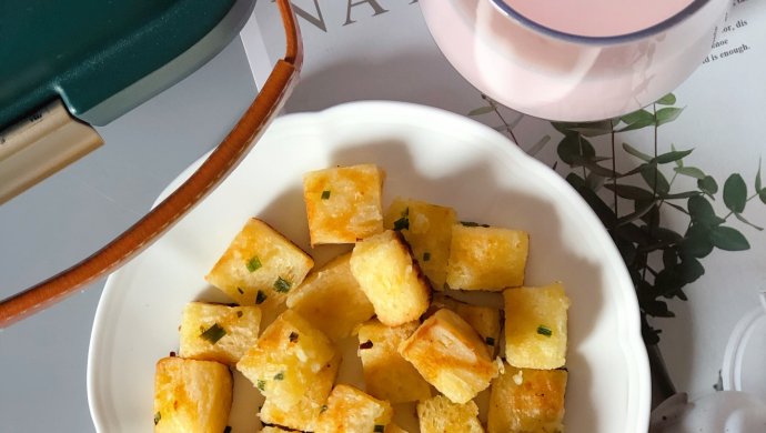 秒光盘的蒜香面包块