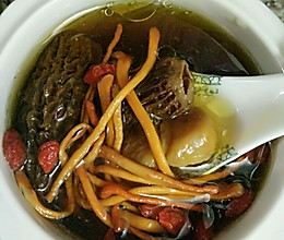 乌鸡板栗菌菇汤的做法