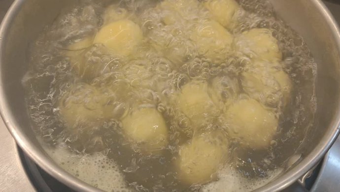 好吃的草莓糯米团子