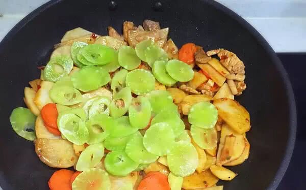 干锅土豆片（分享）的做法图解9