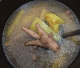 木瓜花生雞爪湯的做法