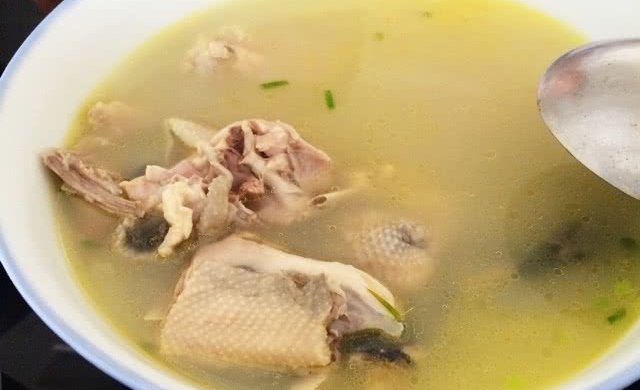 香菇枸杞鸡汤