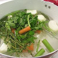 烹饪秘笈：高汤的简单经济制作#小妙招擂台#的做法图解2