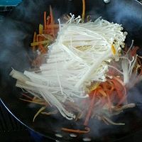 金针菇胡萝卜炒肉丝的做法图解4