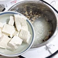 开胃补钙的蟹柳豆腐粥的做法图解4