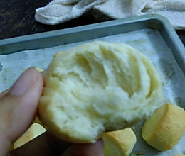 宝宝爱吃的奶酪小面包的做法