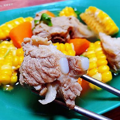 玉米胡萝卜排骨汤