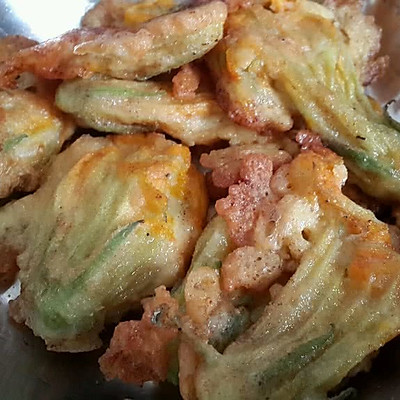 鲜炸南瓜花