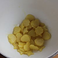 孜然花式土豆的做法图解3