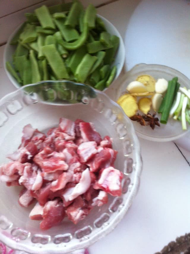 刀豆排骨的做法图解1