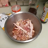 炒鸡这么做，肉嫩味浓舔手指的做法图解1