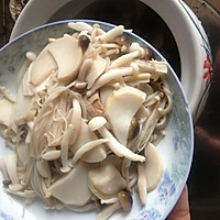 养生排骨牛肉杂菌汤的做法图解7