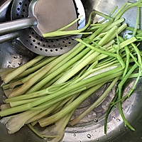 芹菜鸡蛋馅饺子的做法图解3