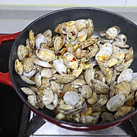 香辣花蛤粉丝煲的做法图解9