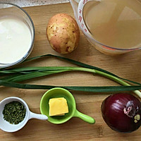 【西餐例汤】奶香土豆浓汤的做法图解1