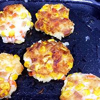 香煎土豆玉米粒饼#美的早安豆浆机#的做法图解12
