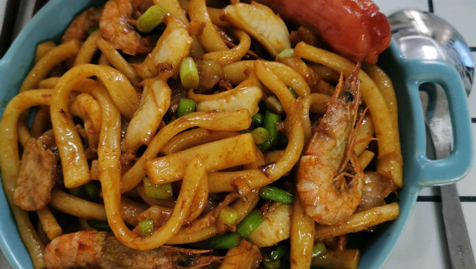 炒拉条子加料海鲜升级版炒面蔬菜手工拉面面条