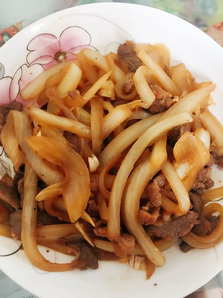 洋葱炒肉的做法
