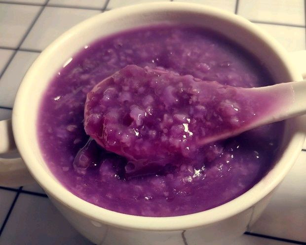 紫薯粥（不变颜色技巧）紫薯大米粥！适合月龄12+ 电饭煲版的做法