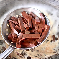 #我们约饭吧#蒜香梅花肉炒猪血的做法图解4