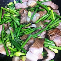 蒜苔回锅肉的做法图解4