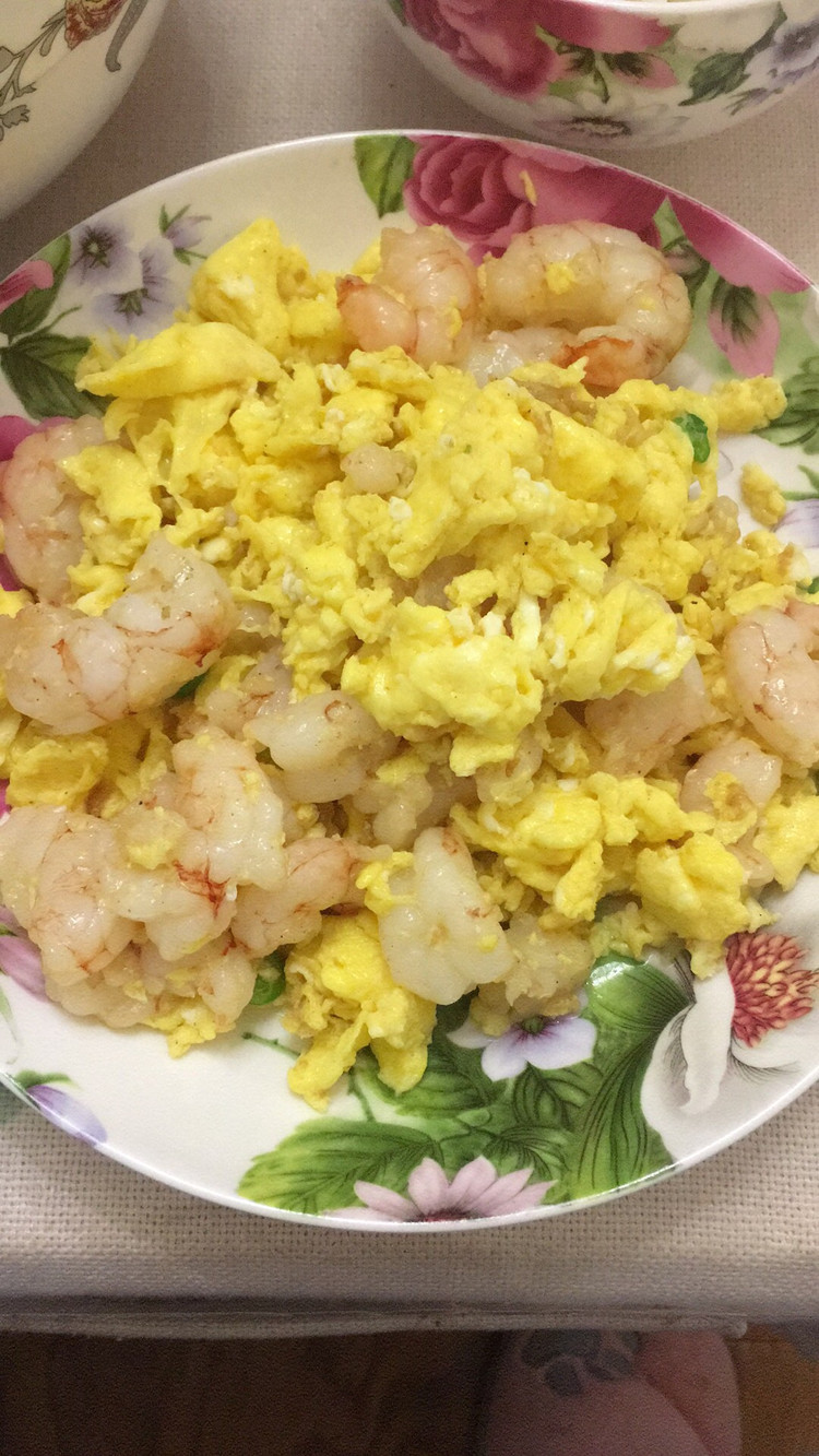 虾仁炒鸡蛋的做法
