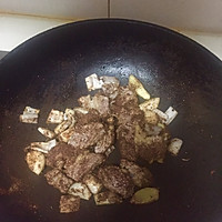 土豆烧牛肉的做法图解5
