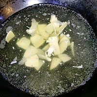 #给年味整点鲜的#菠菜冬笋烩鹅颈的做法图解6