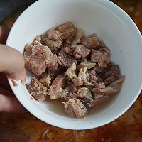 西红柿金针菇牛肉汤的做法图解5