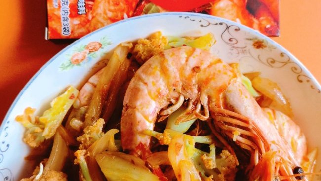#豪吉小香风 做菜超吃香#干锅花菜大虾的做法