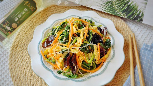 凉拌菠菜粉丝——初夏吃菠菜，健康好味的做法