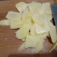 肥肉炒土豆片的做法图解1