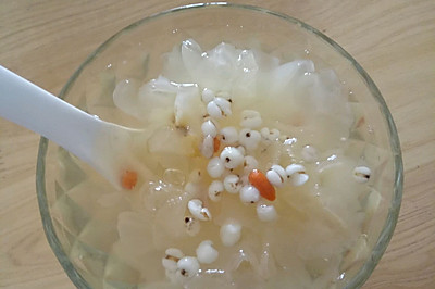 银耳薏米枸杞汤