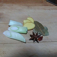 大喜大牛肉粉试用之土豆炖排骨的做法图解1